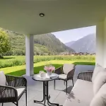 Lukas Apartment *